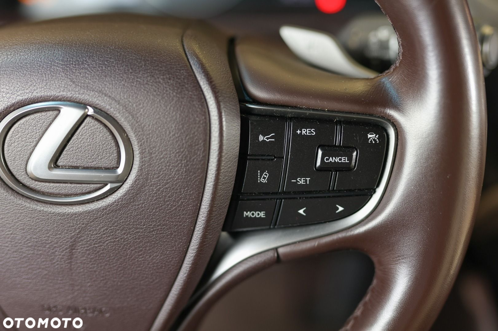 Lexus ES - 14