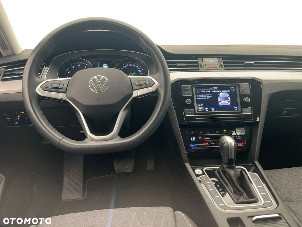 Volkswagen Passat - 10
