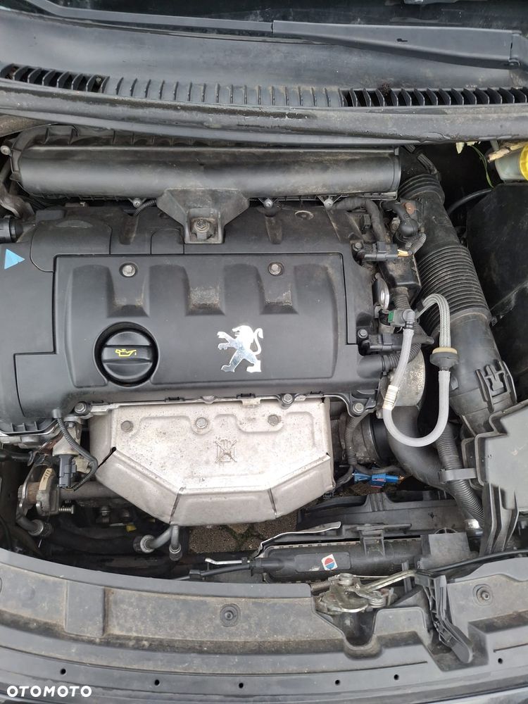 Peugeot 207 ver-1-6-16v-sporty - 17