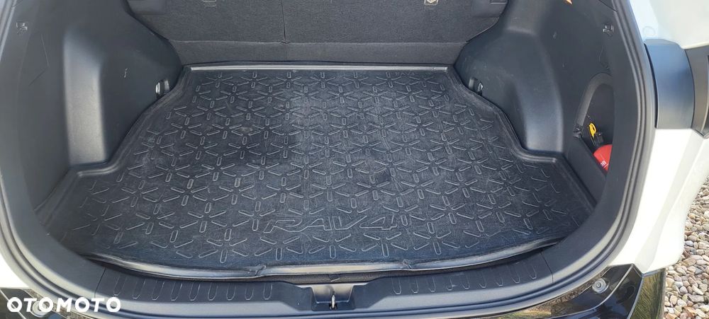 Toyota RAV4 - 10