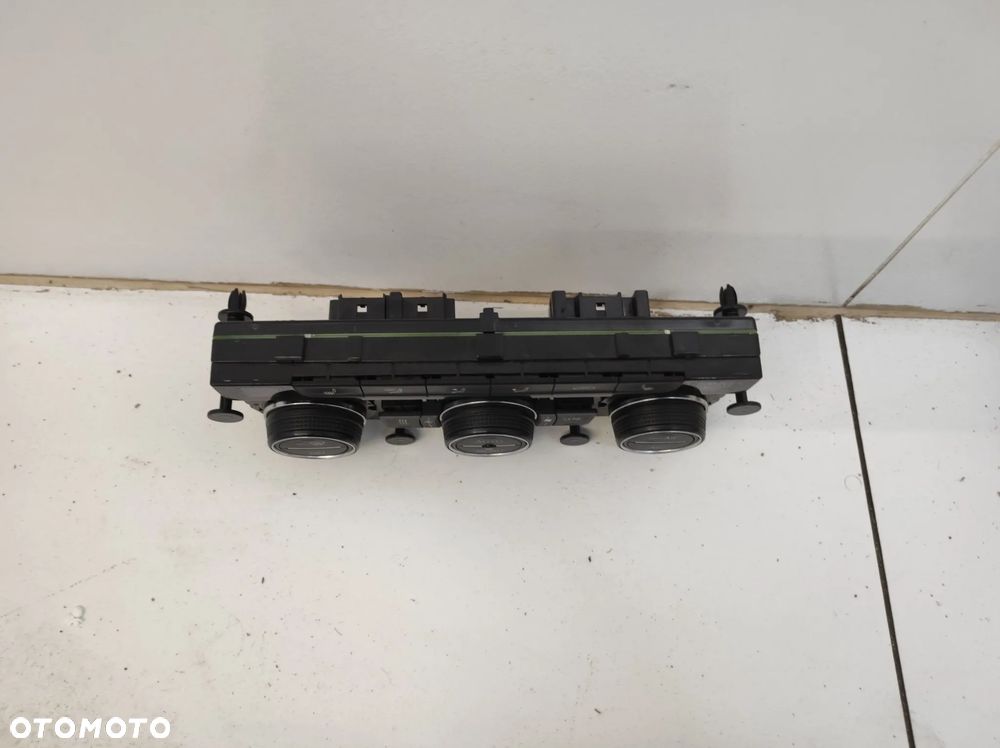 Panel sterowania klimatyzacji Volkswagen PASSAT B8 - 2