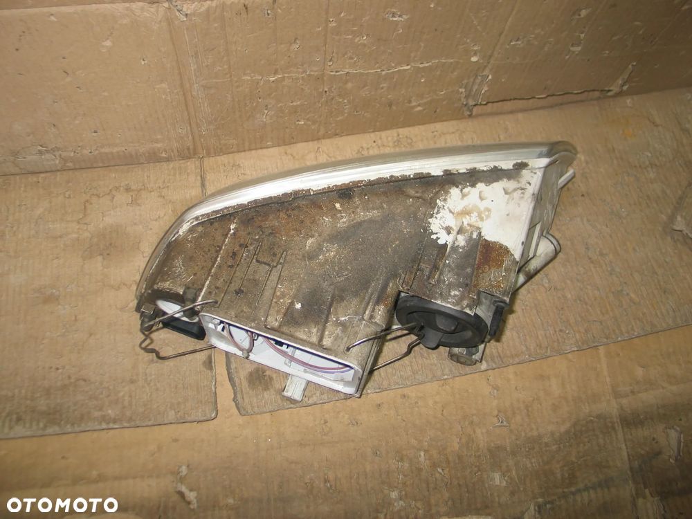lampa lewy przod skoda octavia 2 II 04-08r. europa - 10