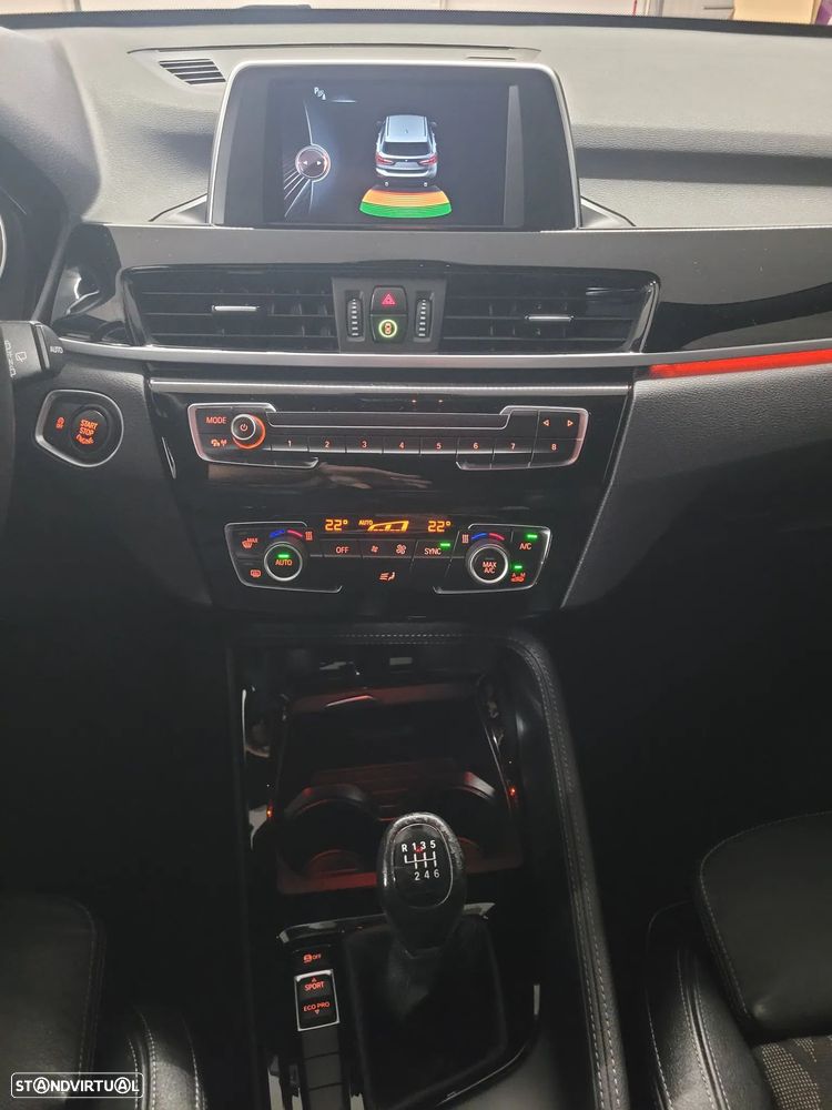 BMW X1 16 d sDrive Line xLine - 38