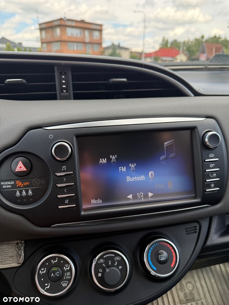 Toyota Yaris 1.5 Premium CVT - 13