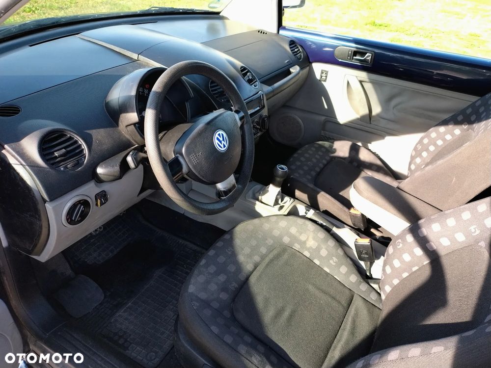 Volkswagen New Beetle - 8