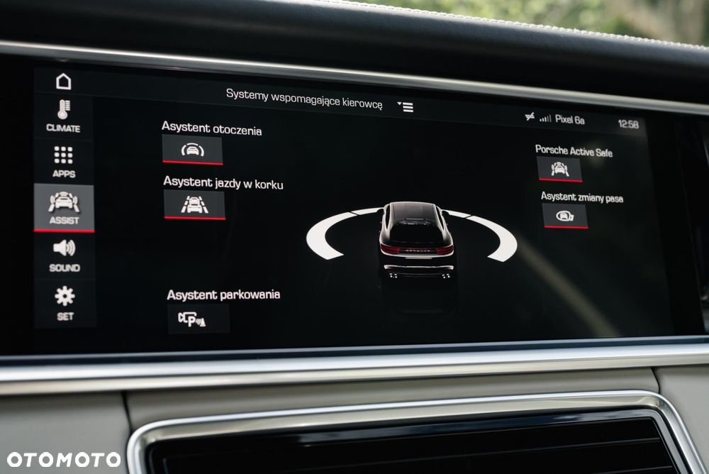 Porsche Panamera 4S - 24