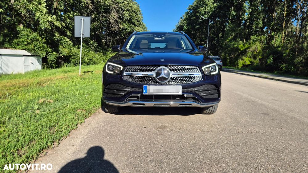 Mercedes-Benz GLC 300 4MATIC MHEV - 9