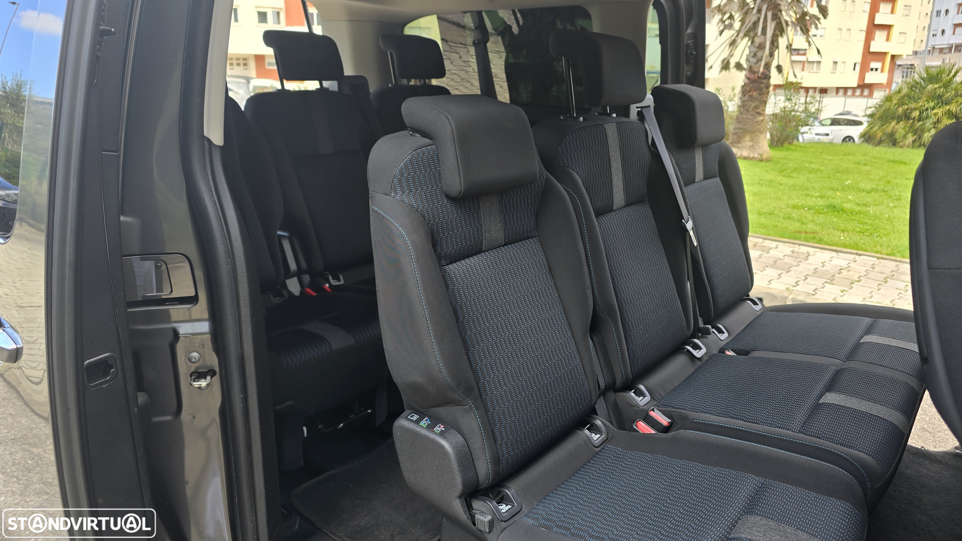 Peugeot Traveller 1.5 BlueHDi L3H1 Allure Long - 15