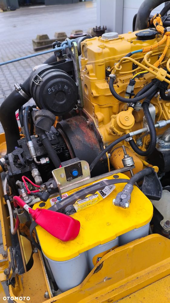 Caterpillar CB14 - 14