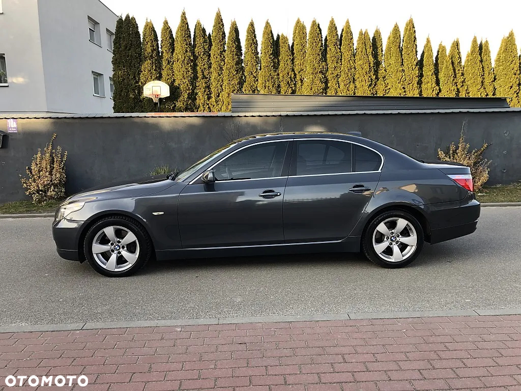 BMW Seria 5 523i - 7