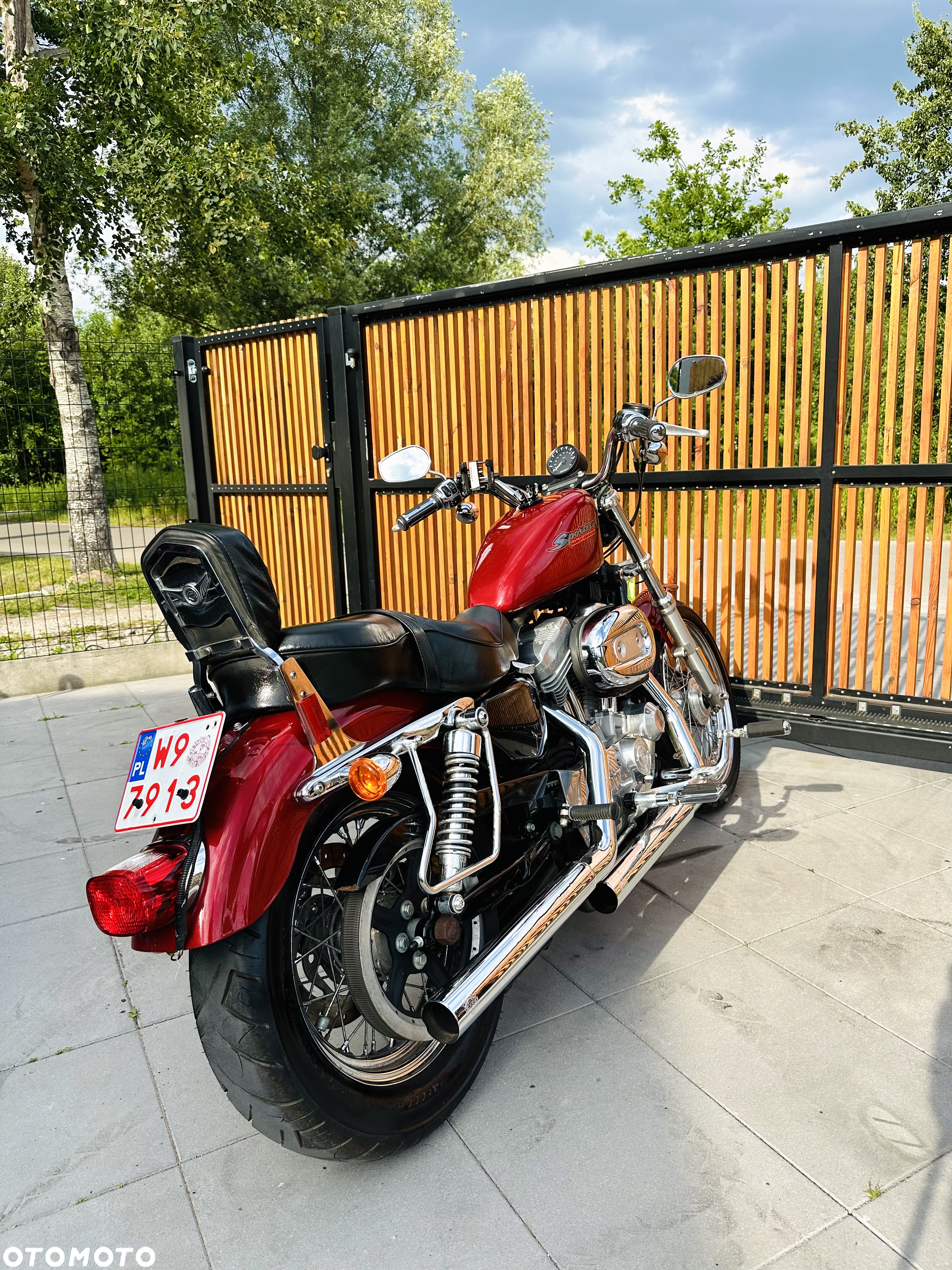 Harley-Davidson Sportster Custom 883C - 10
