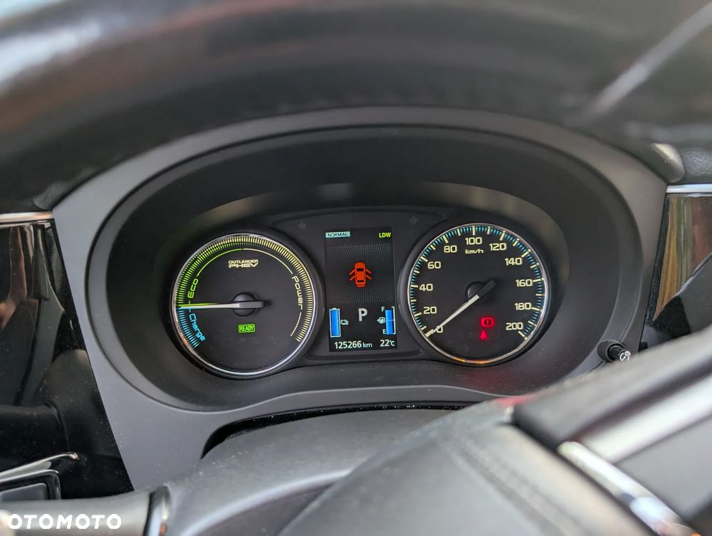 Mitsubishi Outlander 2.0 4WD Plus - 15