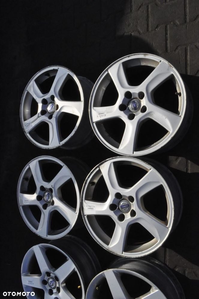 VOLVO  FELGI ALUMINIOWE 17 7.0 5X108 ET50  31200602