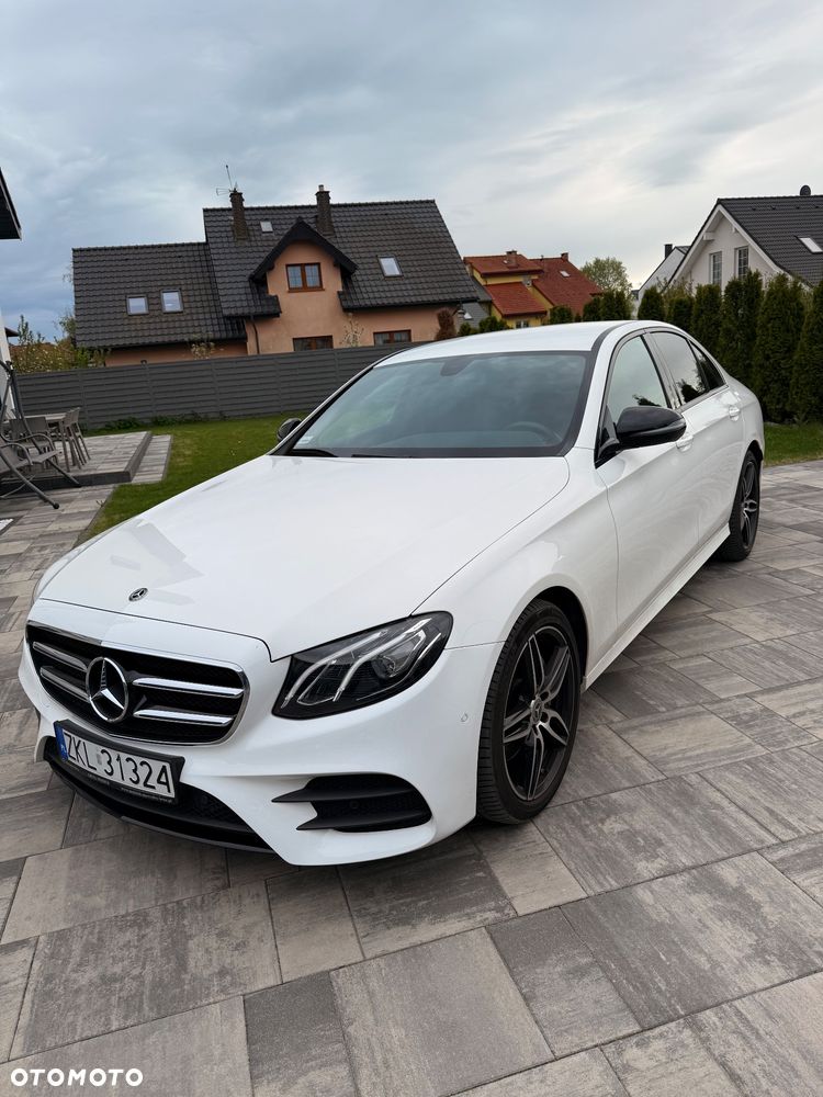 Mercedes-Benz Klasa E 220 d 4-Matic 9G-TRONIC - 4