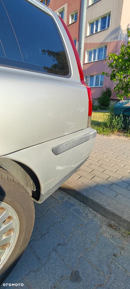 Volvo V70 2.4 - 12