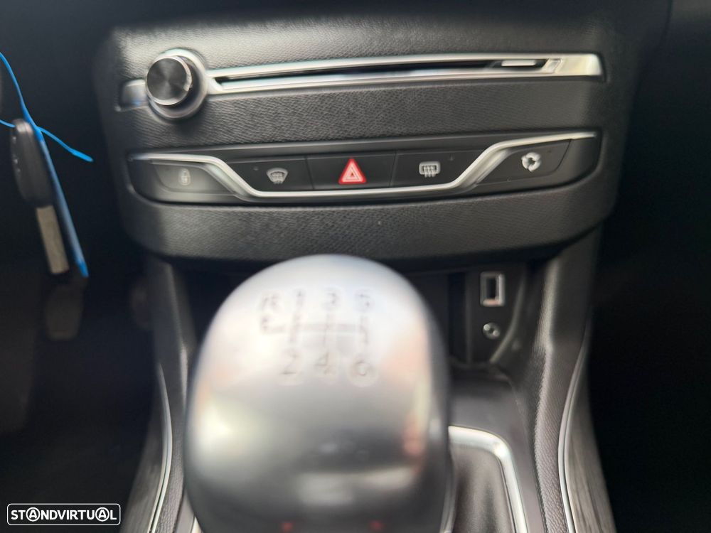 Peugeot 308 125 THP Allure - 27