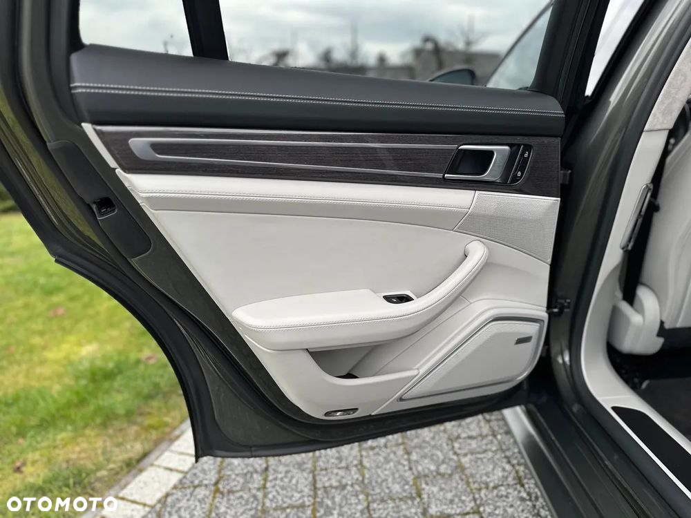 Porsche Panamera 4 E-Hybrid Platinum Edition - 18