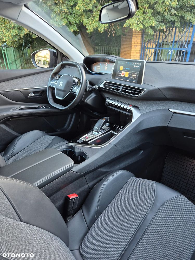 Peugeot 3008 1.2 PureTech GPF Allure S&S EAT8 - 10