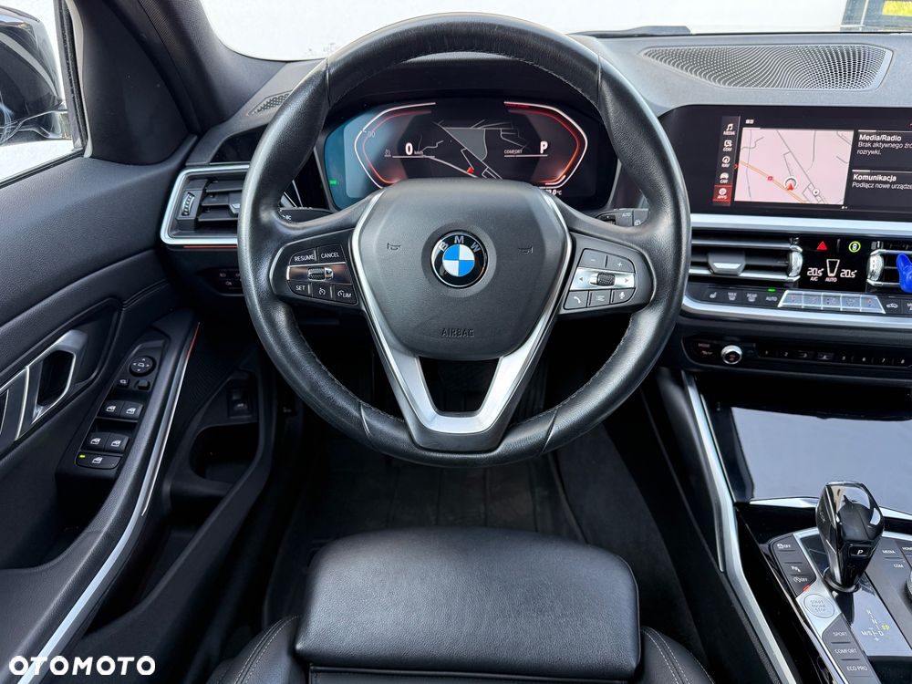 BMW Seria 3 320d Edition Luxury Line Purity - 23