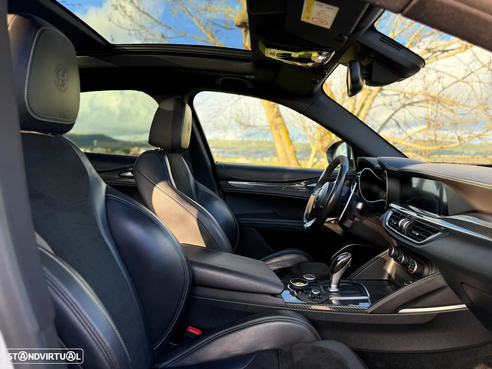 Alfa Romeo Stelvio V6 2.9 Bi-Turbo AT8-Q4 Quadrifoglio - 28