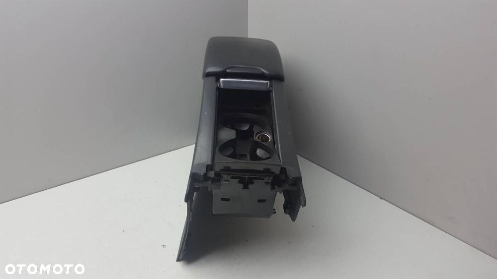 PODŁOKIETNIK TUNEL VOLVO XC60 I 2011 EUROPA