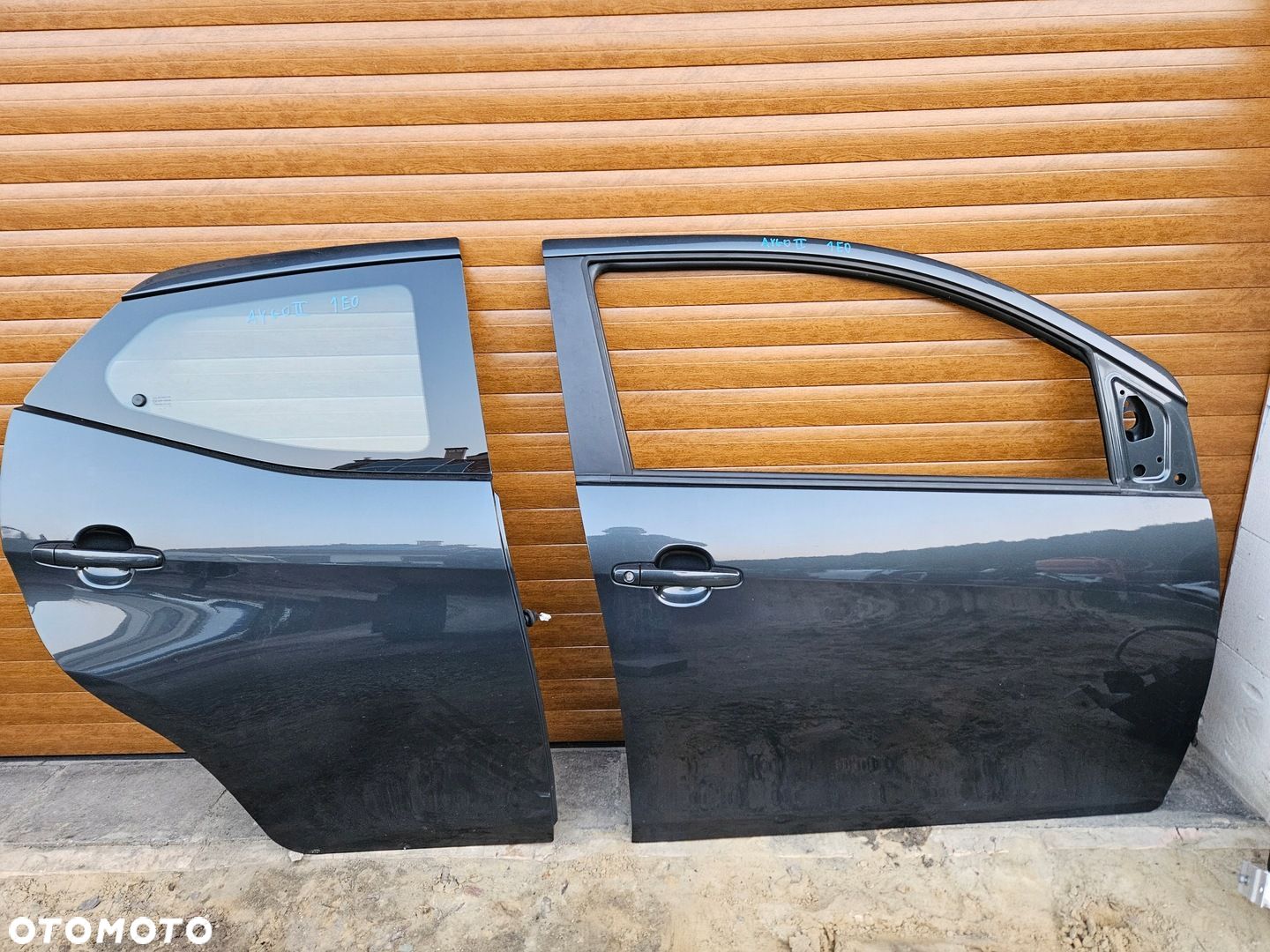 Toyota AYGO II 14-22 drzwi prawe tył tylne 1E0 - 1