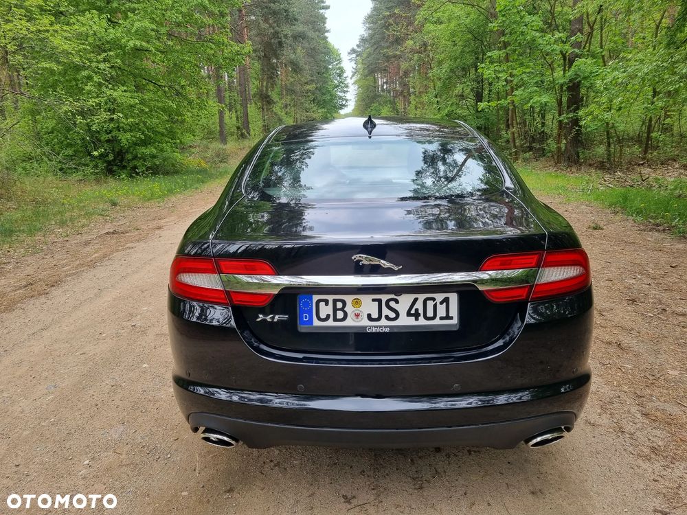 Jaguar XF 3.0 V6 D Premium Luxury - 9