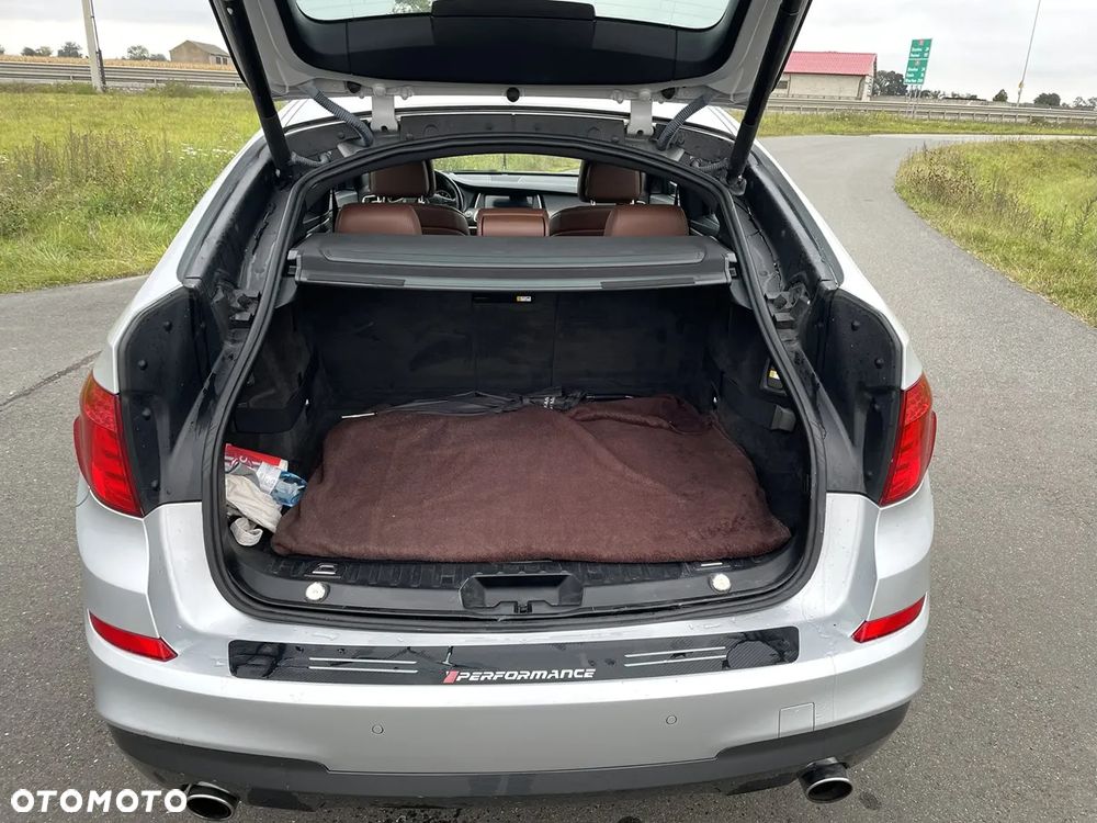 BMW 5GT 535i xDrive Gran Turismo - 14