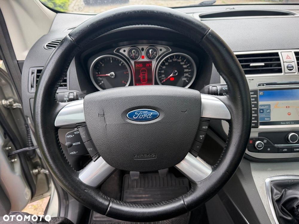 Ford Kuga 2.0 TDCi 4x4 Titanium - 14