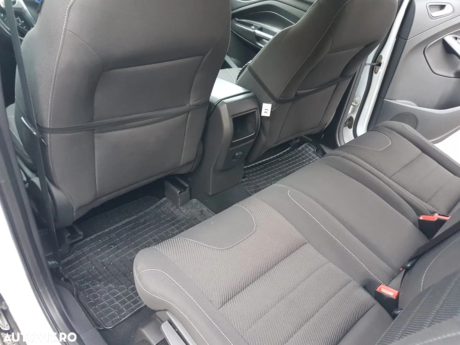 Ford Kuga 2.0 TDCi 4x4 Aut. Titanium - 4