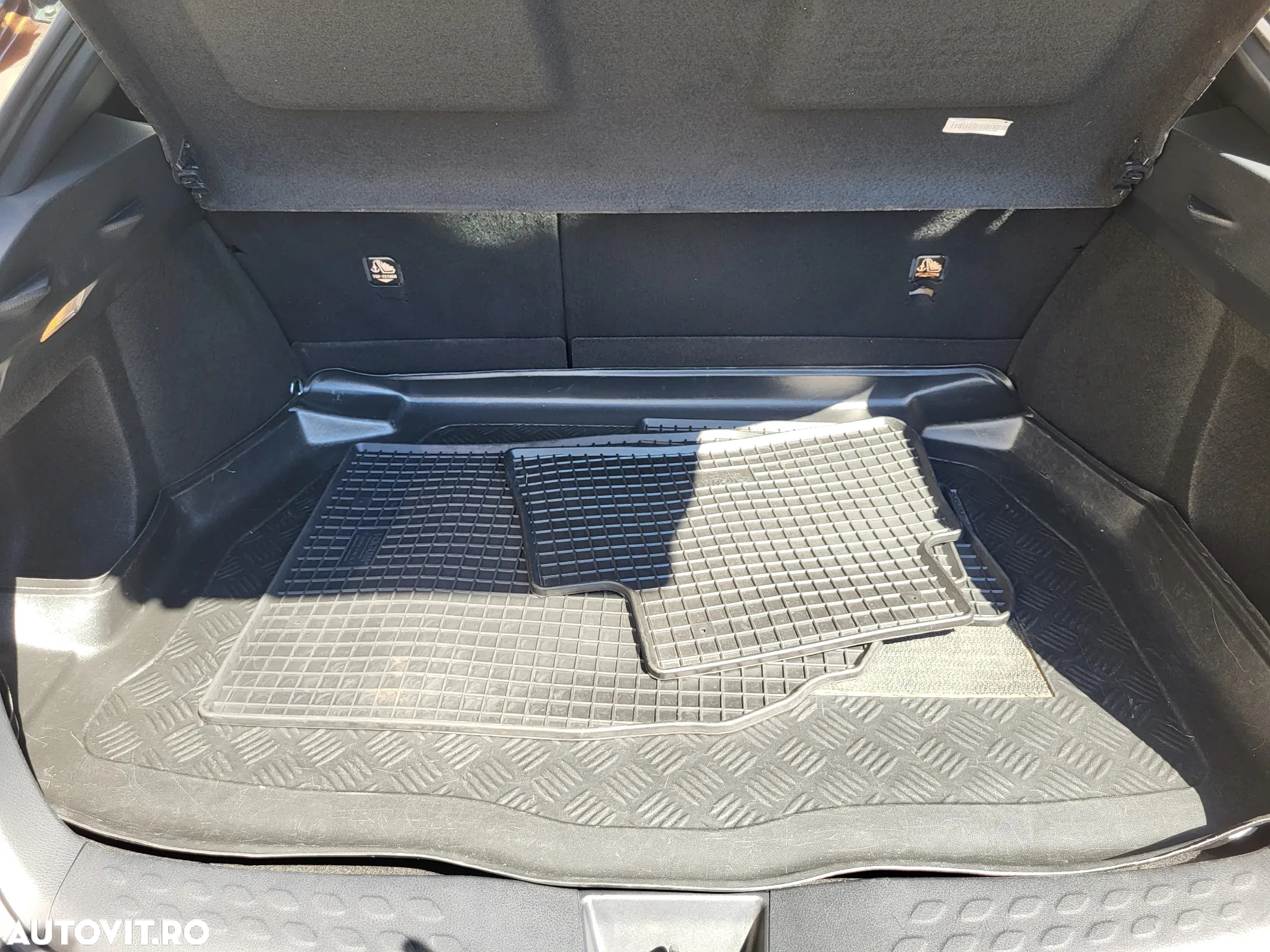 Toyota C-HR 1.8 HSD 4x2 CVT C-enter - 19