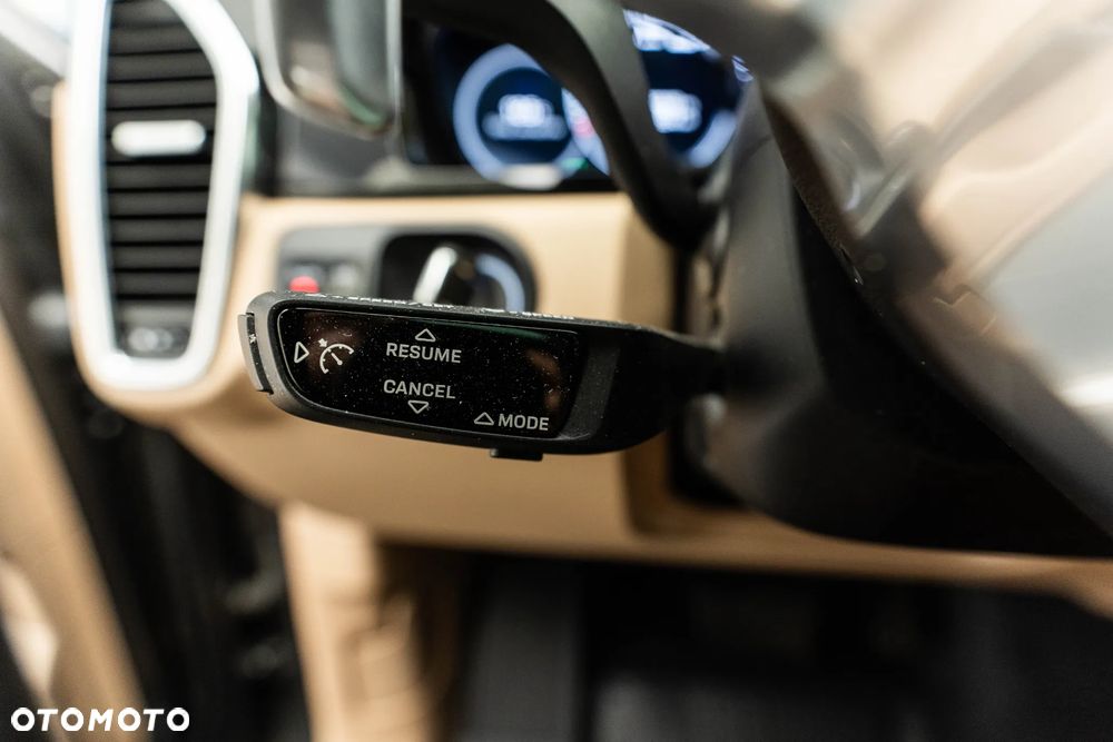 Porsche Cayenne Standard - 28