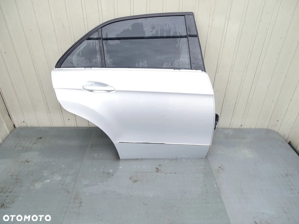 E KLASA W212 Drzwi prawy tyl C775 - 1