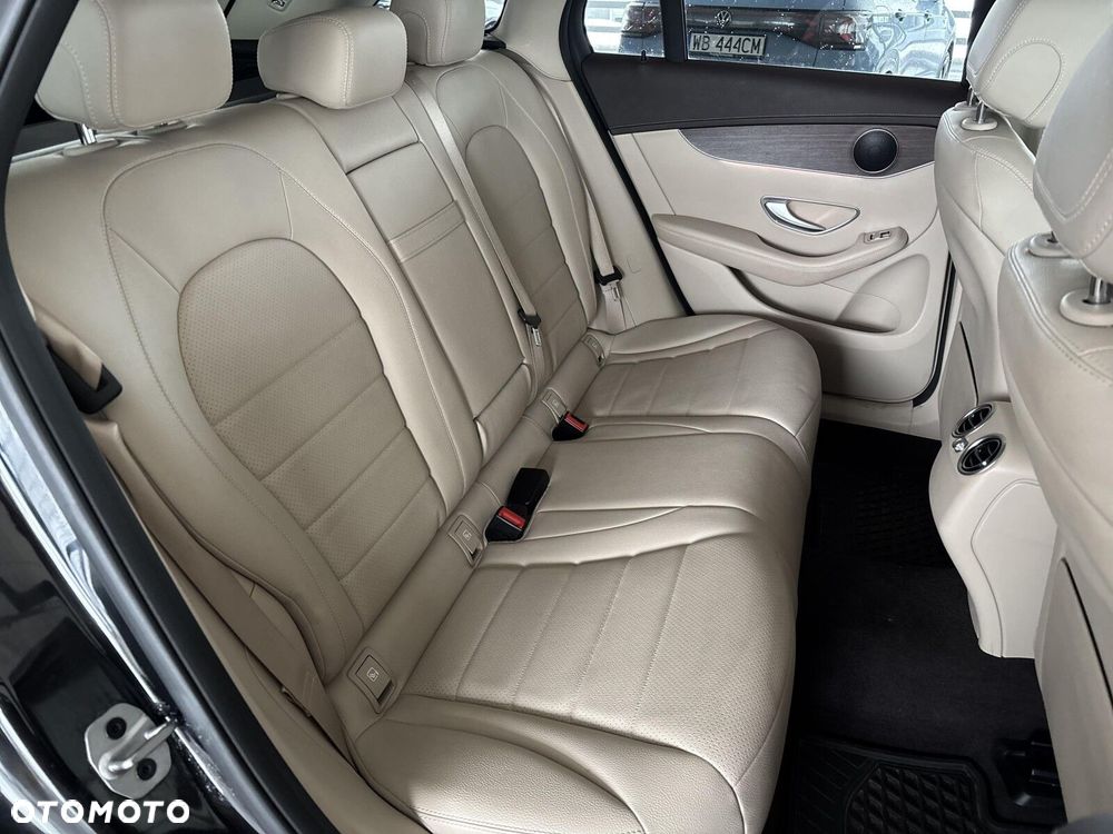 Mercedes-Benz GLC - 21