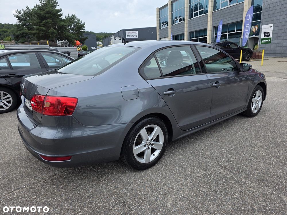 Volkswagen Jetta 1.4 TSI Comfortline - 4