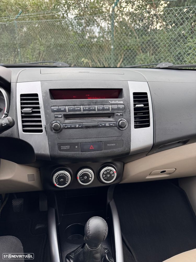 Mitsubishi Outlander 2.0 DI-D Instyle2 4WD - 9