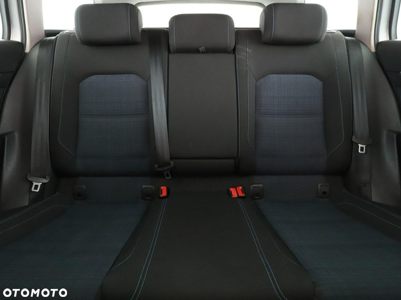 Volkswagen Passat - 19