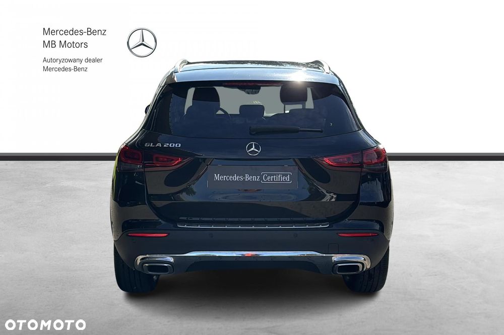 Mercedes-Benz GLA - 4