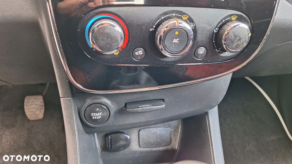 Renault Clio 1.2 16V Alize - 27