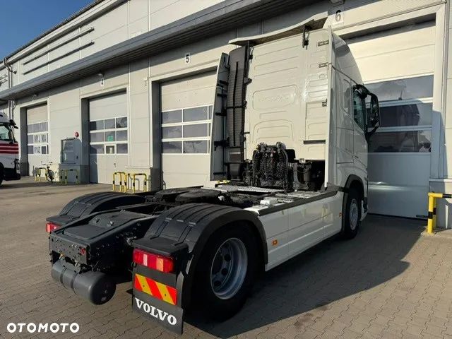 Volvo 2022 4x2 460KM Globetrotter XL!!! - 5