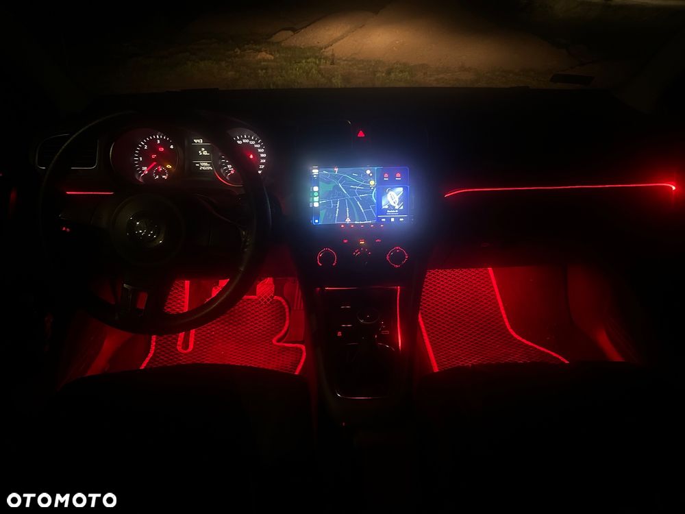 Volkswagen Golf - 8
