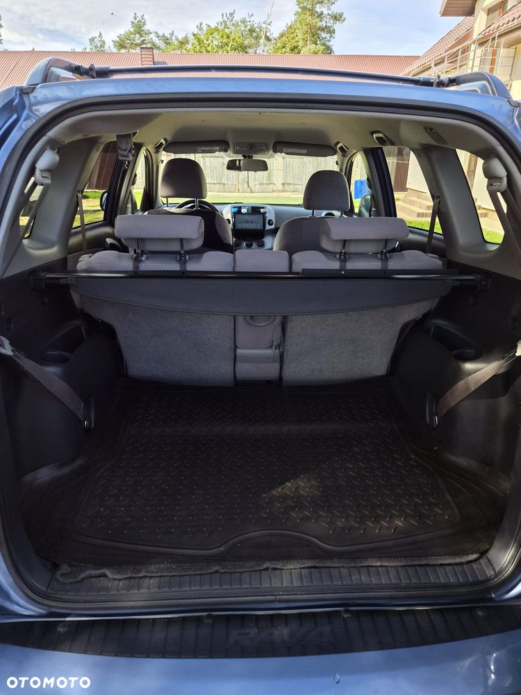 Toyota RAV4 - 9