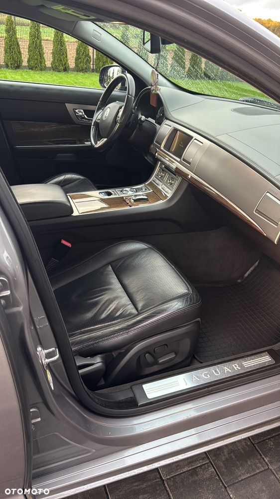 Jaguar XF 3.0 V6 D Premium Luxury - 8