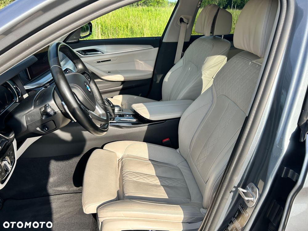 BMW Seria 5 530i xDrive Sport Line sport - 17
