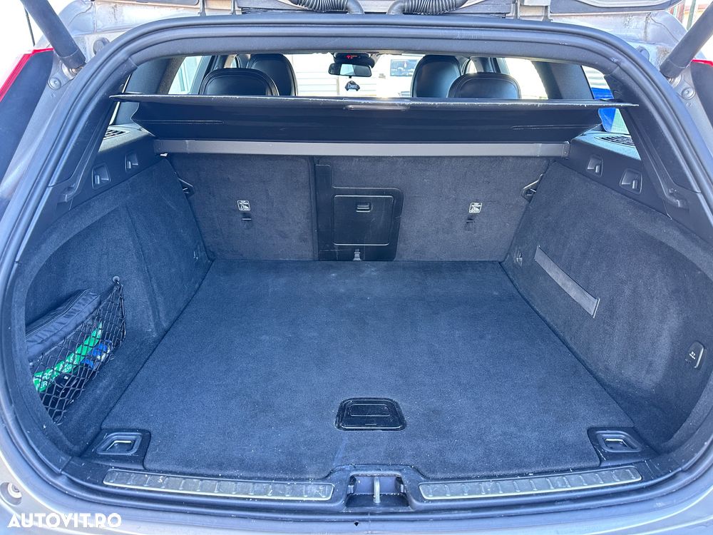 Volvo V60 T5 Geartronic Momentum - 28