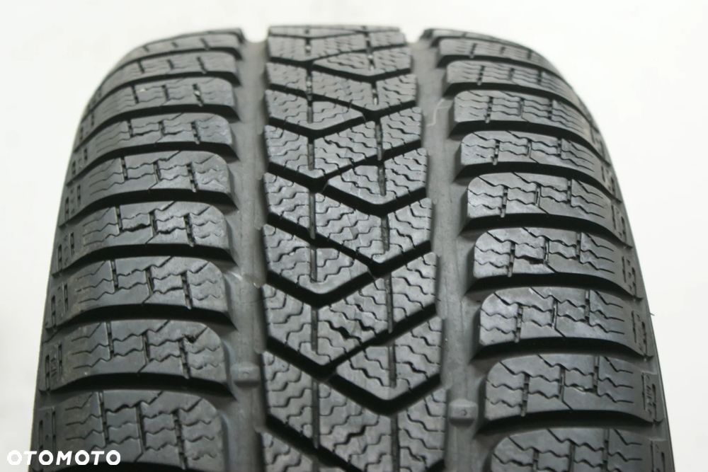 215/60R16 PIRELLI WINTER SOTTOZERO 3 , 7mm 2022r - 1