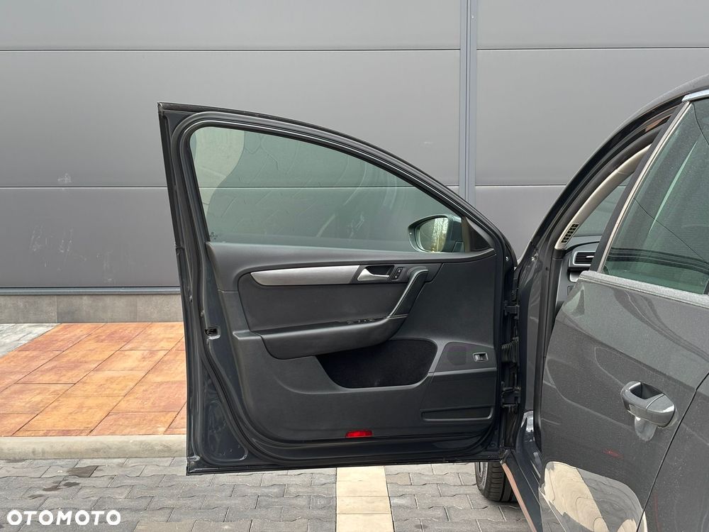Volkswagen Passat 2.0 TDI Comfortline - 30