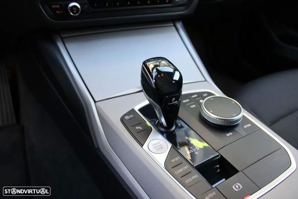 BMW 320 d Touring Advantage Auto - 6