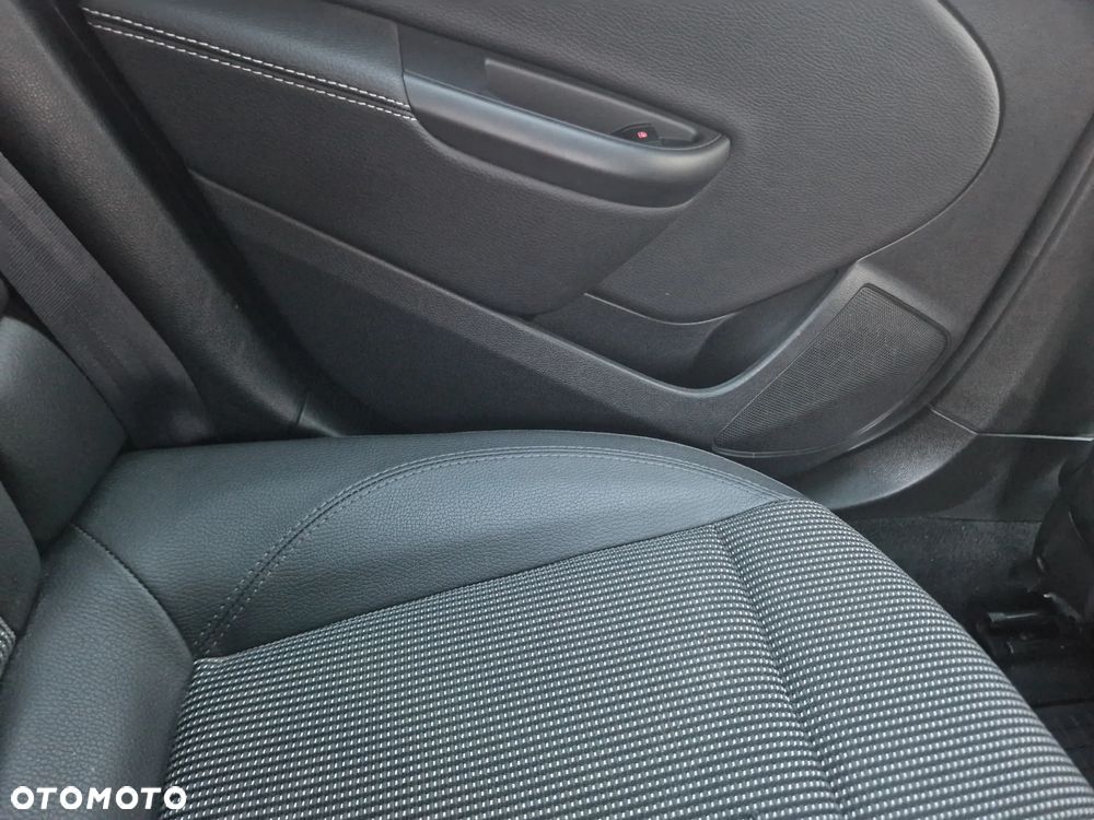 Opel Astra 1.6 CDTI Cosmo - 23