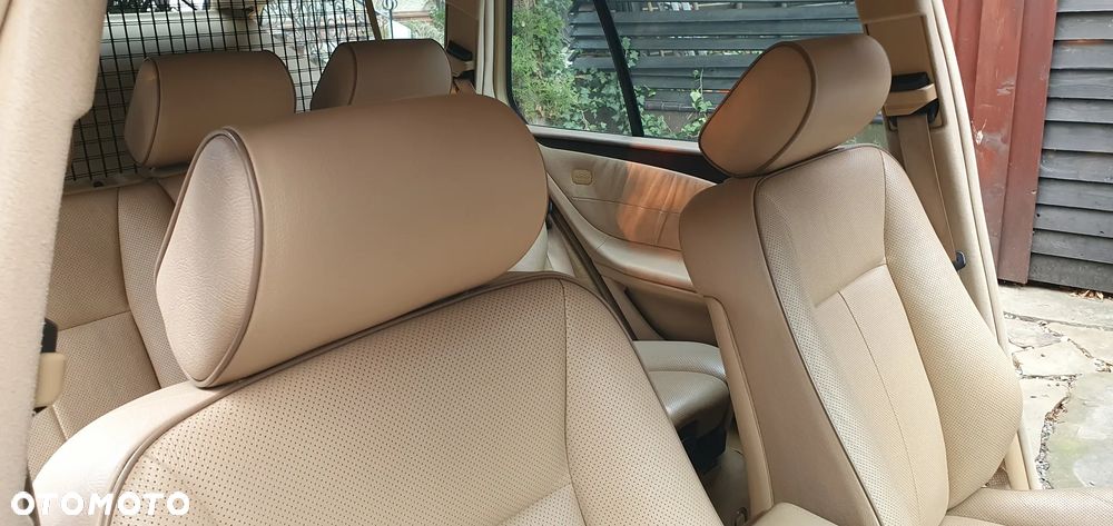 Mercedes-Benz Klasa E 320 T Avantgarde - 20